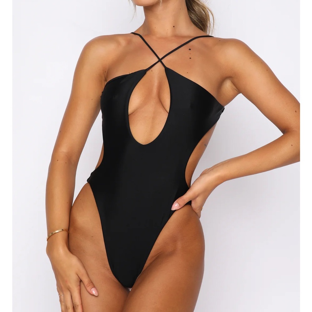 White Fox Boutique Colombia One Piece Black